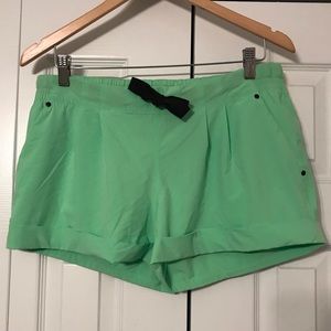 LULULEMON SPRING BREAK AWAY SHORT SZ 10 COLOR PISTACHIO